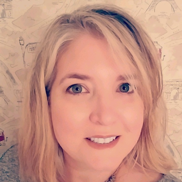 Meet your Posher, Christina - Picture 1 of 1